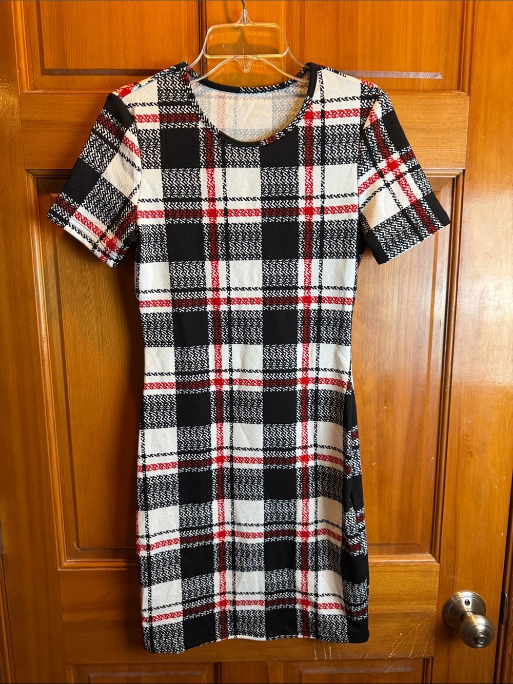 Plaid Short-Sleeve Sheath Dress in Black, White & Red Size XS